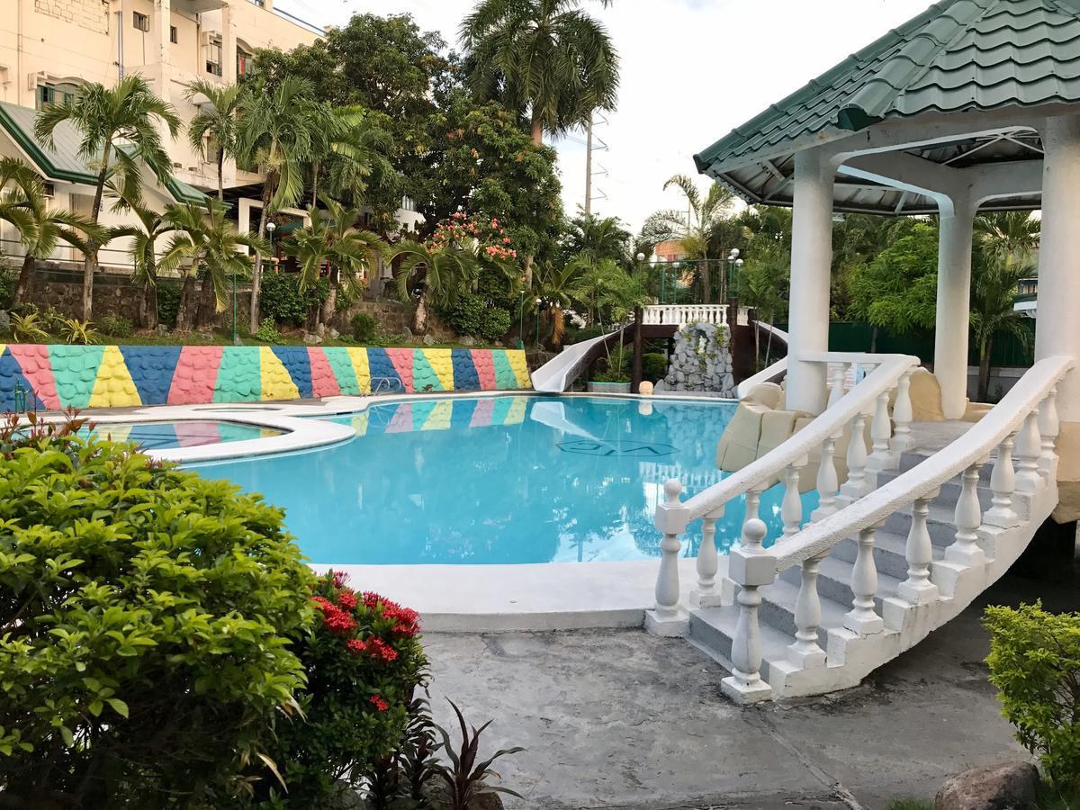 V Resort Dasma Dasmarinas Exterior photo