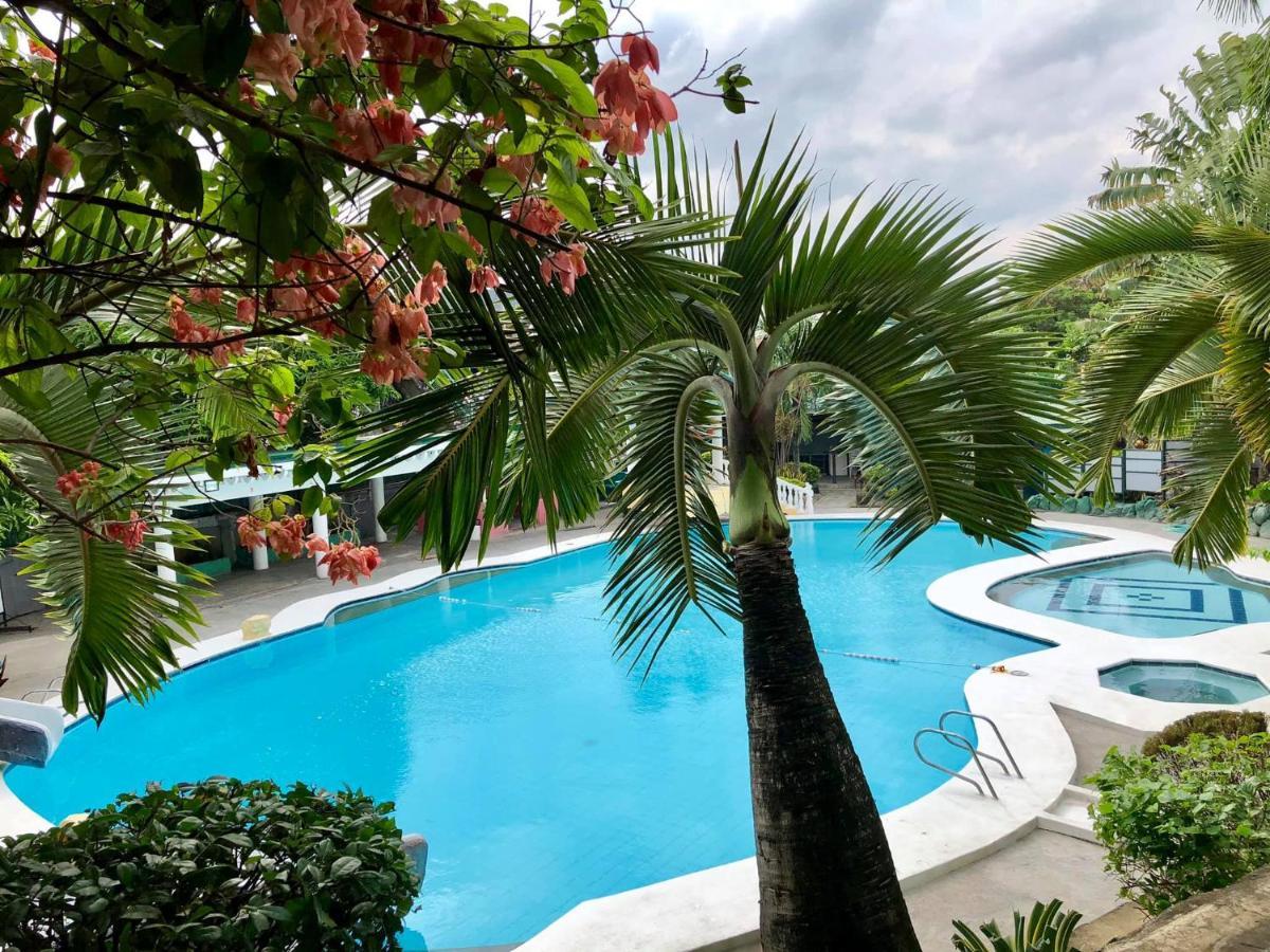 V Resort Dasma Dasmarinas Exterior photo